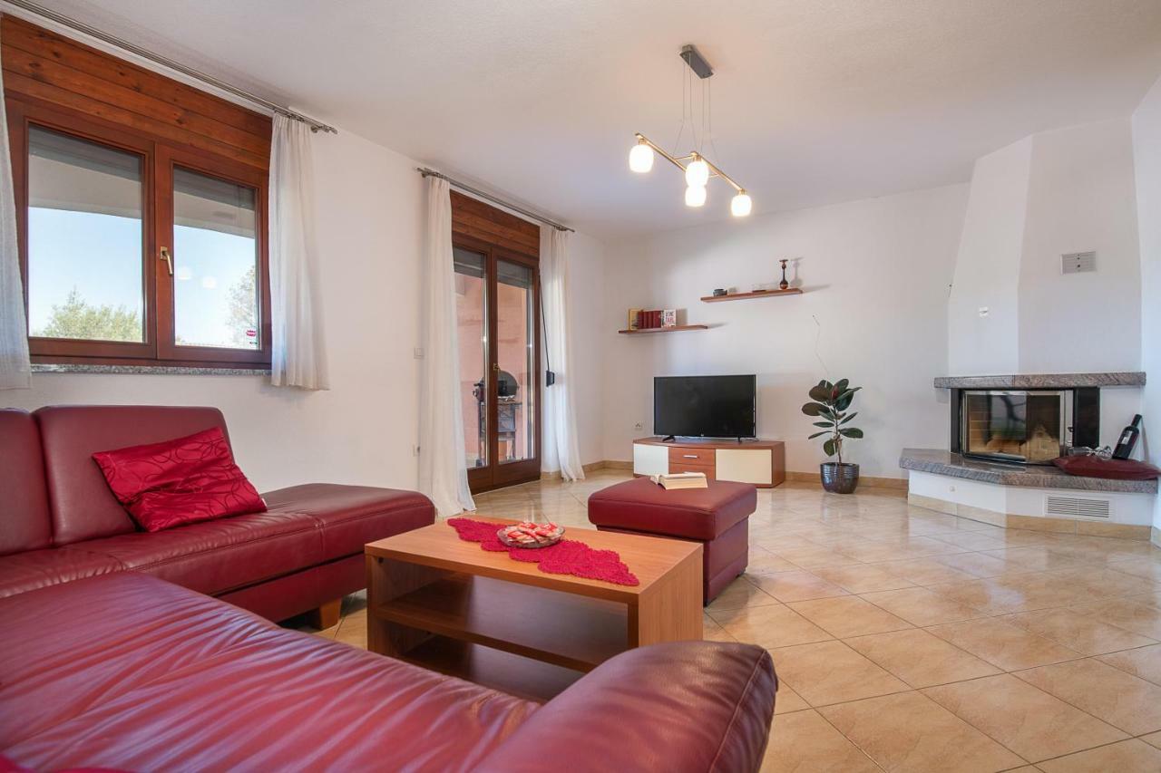 Ferienhaus Joy Ližnjan 外观 照片