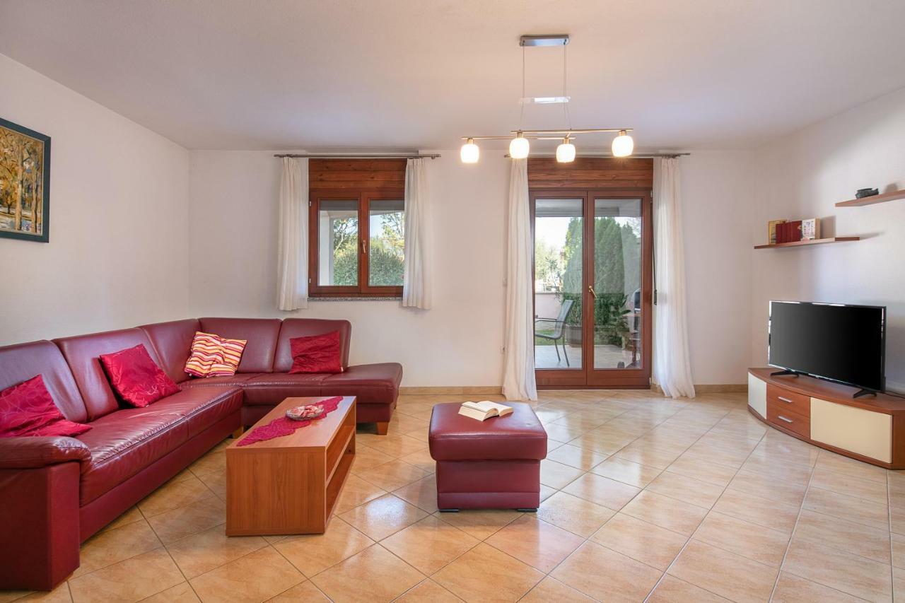 Ferienhaus Joy Ližnjan 外观 照片